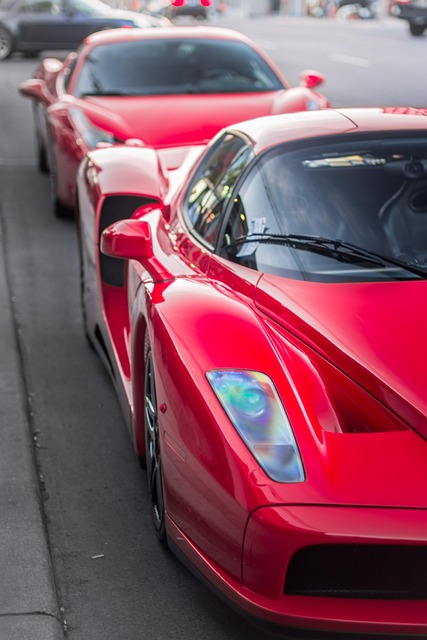 ferrari garée